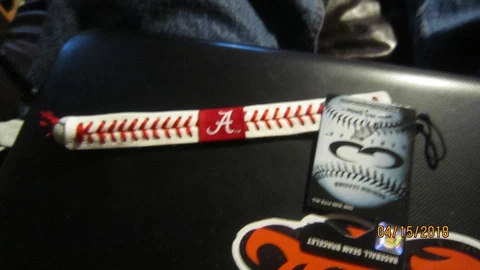 ALABAMA CRIMSON TIDE CLASSIC BASEBALL BRACELET Cover