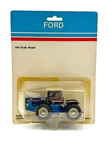 1/64 Ford 946 4WD Tractor With Duals - Picture 1 of 1