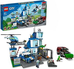 LEGO City 60316 Polizeiwache mit Hubschrauber- und Truck-Spielzeug, 7+