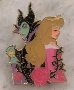 Spilla smaltata Loungefly Disney Princess Villains Duo Bella Addormentata Malefica - Foto 1 di 3