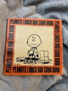 1974 PEANUTS Lunch Bag Cook Book, Charles Schulz PB 1st Ed Print Recipes NSD - Bild 1 von 9