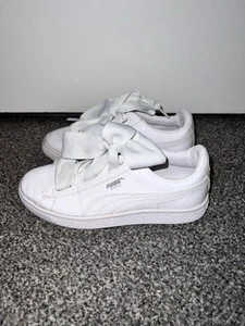 Puma Trainers With Bow Laces White Used Size Uk 2 Women’s Junior - Picture 1 of 12