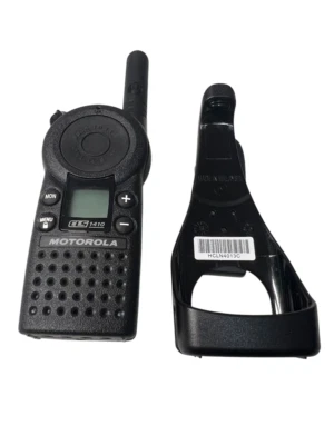 Motorola CLS1410 4 Channel UHF Two-Way Radio with Belt Clip. - Image 1 of 4