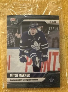 Adesivo 2024-25 NHL TOPPS NOWยฎ #38 ๐ Mitch Marner ๐ Foglie BLU ๐ง GHIACCIO 02/10 - Foto 1 di 8
