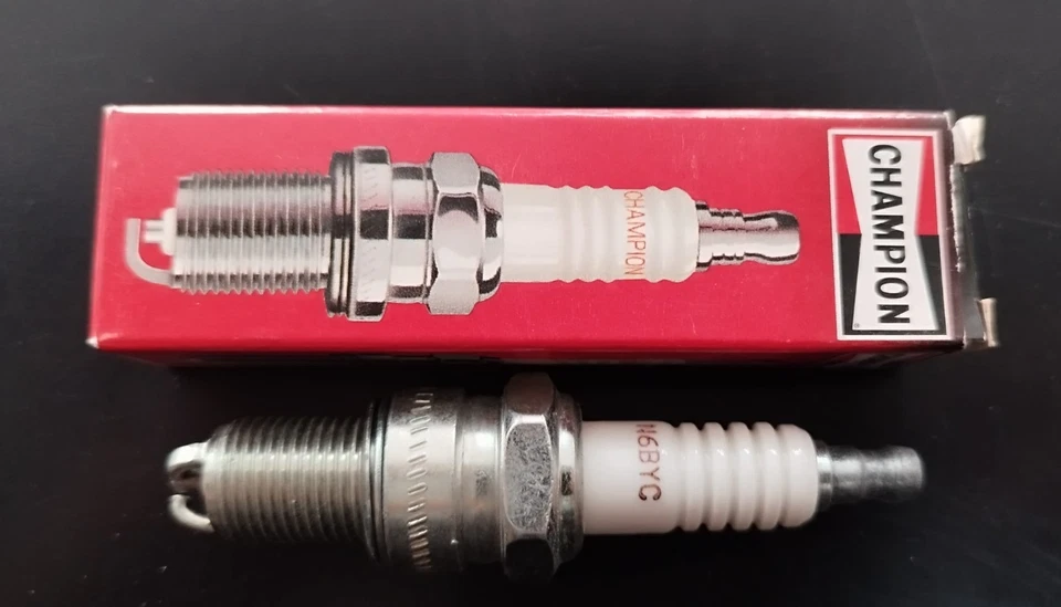 CANDELA CHAMPION N6BYC PER POKER A BENZINA - Immagine 1 di 1