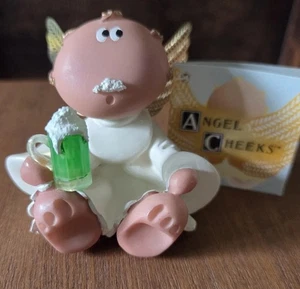 Figura de mejillas de ángel con taza de cerveza verde Kirk's Kritters 2001 Russ etiqueta original - Imagen 1 de 5