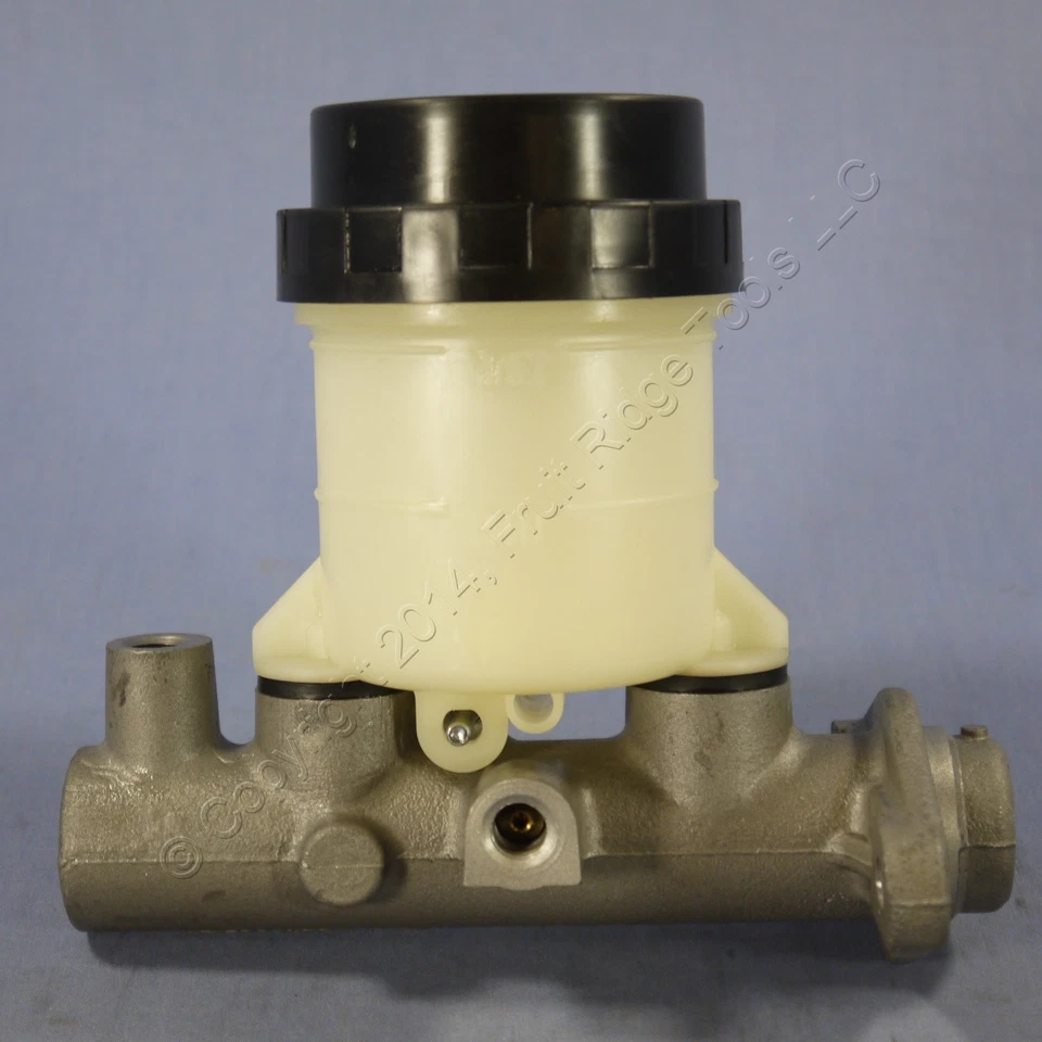 Cilindro maestro de freno Qualitee para 89-92 Colt tracción delantera Summit Sigma Mirage 1500cc Foto 1 de 4