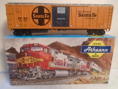 VINTAGE ATHEARN BLUE BOX #1637 HO SCALE SANTA FE 50' OB BOXCAR W/KADEE COUPLERS - Image 1 of 4