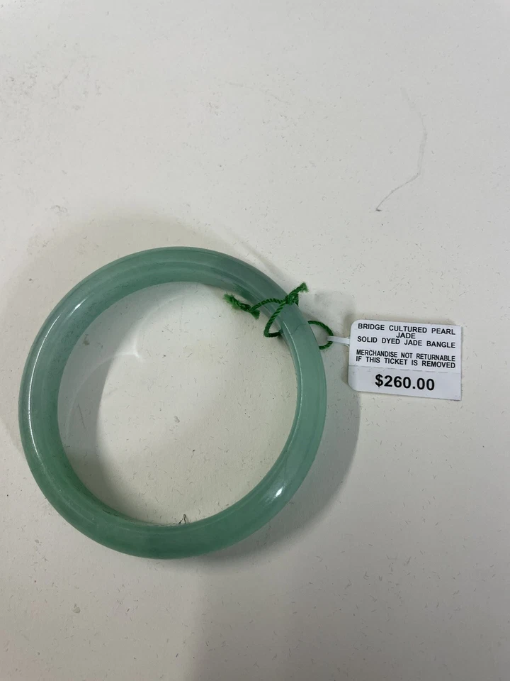 Solid Dyed Jade Bangle