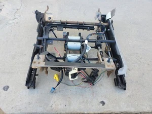 06 07 08 09 10 11 Buick Lucerne Power Seat Track Driver LH No Memory 2006-2011 - Picture 1 of 5