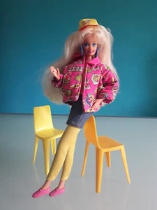 "MATTEL" 2 Sedie per Barbie, materiale plastica rigida, colore giallo. - Foto 1 di 8