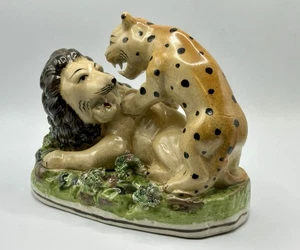RARO - Staffordshire Pearlware Lion & Leopard Group, finales de 1800 a principios de 1900’s - Imagen 1 de 12