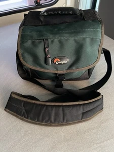 Lowepro Nova 1 AW Camera Bag - Picture 1 of 8