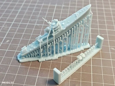 1 /700 Italian Seagull-class frigates Unpainted/ 1pc - Image 1 of 4
