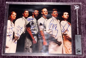 CAST OF ER Signed 8 X 10 PHOTO BAS Beckett Auth & Encapsulated AUTO Grade 10 - Picture 1 of 5