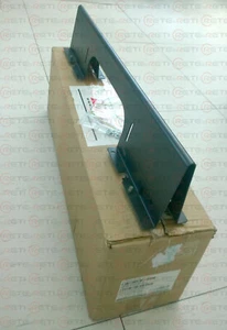 € 39+IVA APC AR8163ABLK Data Cable Partition NetShelter 600mm Wide pass-through - Foto 1 di 1