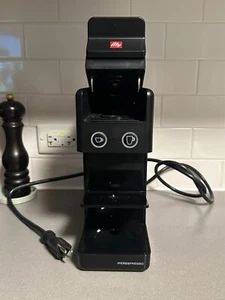 Illy Iperespresso Y3.3 Machine - Only used a handful of times! - Picture 1 of 4