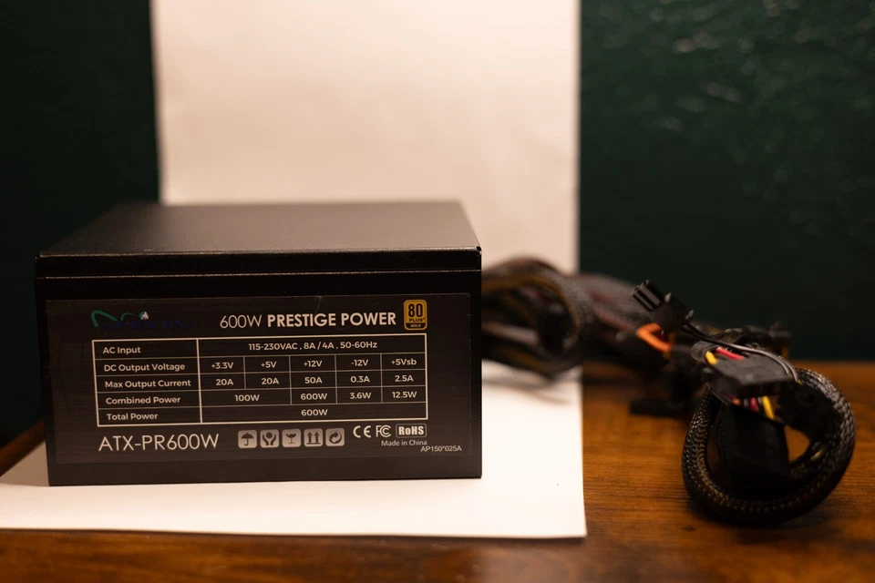 Fuente de alimentación Apevia Prestige Series ATX-PR600W 600W 80 PLUS Gold ATX12V Foto 1 de 1