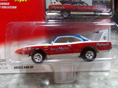 SOX & MARTIN PLYMOUTH SUPERBIRD     2001 JOHNNY LIGHTNING CLASSIC PLASTIC   1:64 - Image 1 of 4