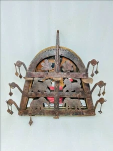 Antiker Eisenspiegel aufgearbeitet Elefant Löwenform Spiegel alt Wand Hängespiegel - Bild 1 von 6