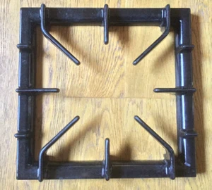Britannia Cooker Cast Iron Pan Stand Support For Large Burner 28cm by 28cm USED. - Picture 1 of 4