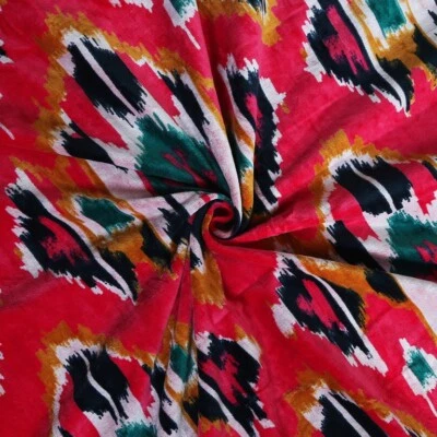 Vestido indio de tela de terciopelo suave estampado Ikat costura tapicería terciopelo por año Foto 1 de 4