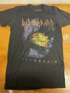 DEF LEPPARD OFFICIALLY LICENSED GRAPHIC TEE T-SHIRT PYROMANIA Size S Live Nation - Picture 1 of 3
