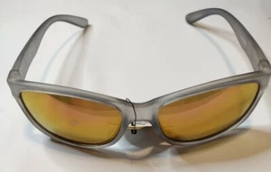Gafas de sol PUGS gris esmerilado/lentes de color UV400 - nuevas con etiquetas estilo 802 - Imagen 1 de 4