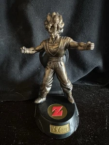 Figura de acción Burger King Dragon Ball Z Goku 2000 bronce con tarjeta de colección usada en excelente estado - Imagen 1 de 7