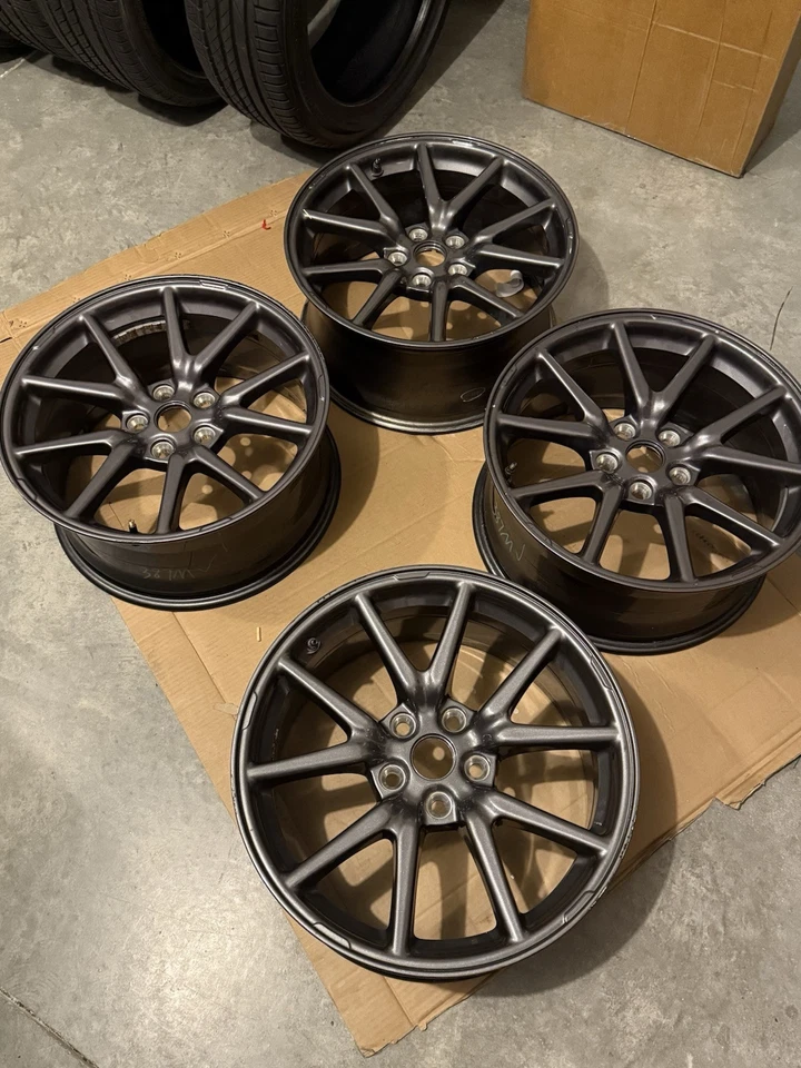 Juego Llantas 2017 2018 2019 2020 2021 2022 2023 Tesla 3 OEM Fábrica 18 96276 Foto 1 de 4