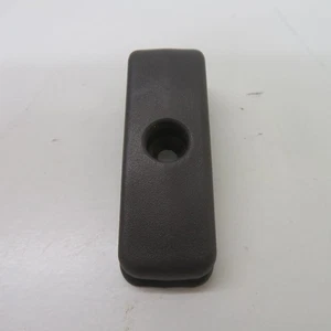 RANGE ROVER CLASSIC 1992 SEATBELT GUIDE RETAINING CLIP ESCUTCHEON X2 - Picture 1 of 3