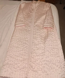 SALE! VINTAGE NICE Miss ELAINE At HOME Quilted Button Up Robe Lt Pink Satin - Picture 1 of 20