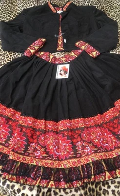 JAQUETA E SAIA DE VELUDO PRETO INDIENNES DE NIMES 1980~FEITA NA PROVENÇA~NOVA~M/L - Imagem 1 de 4