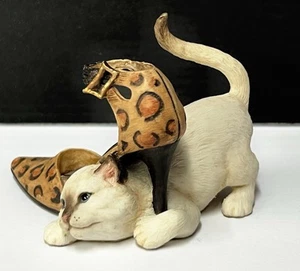 Vtg White Siamese Cat With Leopard Stiletto Heels Figurine Blue Realistic Eyes - Picture 1 of 7