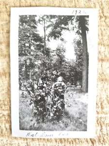 GIRLS BEHIND THE BUSHES,WEST DOVER PARK,OHIO,JULY,1922.VTG 4.5" x 3" PHOTO*SP6 - Picture 1 of 3