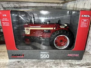 1/16 Scale Farmall 560 Diesel Tractor Narrow Front Prestige Ertl Die-Cast - Picture 1 of 9