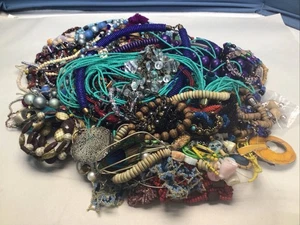 Costume Jewelry Mixed Lot Weighing 5 Lbs 5 Oz Wearable, And Craft Lot-004 - Picture 1 of 5