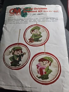 Vintage Columbia Minerva Crewel Weihnachtsschmuck Set drei Elfen - Bild 1 von 6