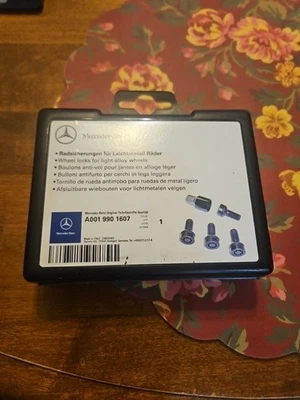 MERCEDES BENZ MB OEM A 0019901607 Wheel lug bolt Locks BLACK    - Image 1 of 3