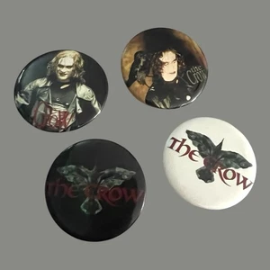 4 Stück Eric Draven The Crow Brandon Lee Horror Pinback Button Pins - Bild 1 von 4