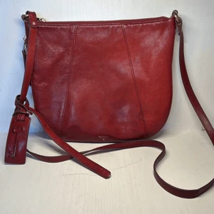 FOSSIL Women's Gwen Hobo Red Leather Crossbody Purse Zip Bottom Expandable - Picture 1 of 11