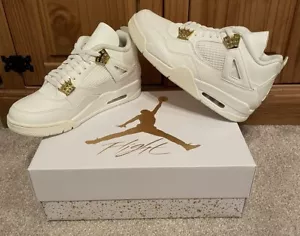 Nike Air Jordan 4 retrò - oro metallizzato - UK9/US10M/US11.5W - nuove con scatola con ricevuta - Foto 1 di 10