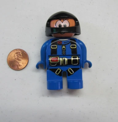 Lego Duplo Crazy Racer Auto Motocicleta Mecánico Hombre 2.5" Driver Casco Negro Foto 1 de 2