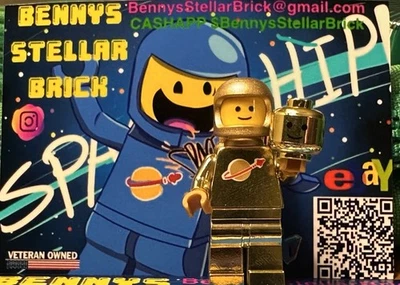 NEW 100% LEGO Classic Chrome Gold Spaceman W/ Custom 🎨 Accessories Mini figure - Image 1 of 2