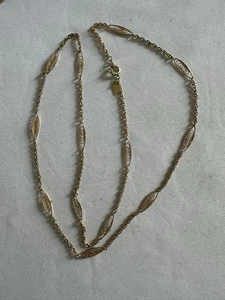 "Collar filigrana tono dorado 23"" N1 vintage acentos por tarjetas sello" - Imagen 1 de 7