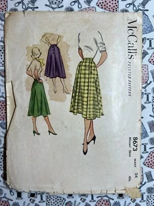 Falda McCall's Costura Patrón 8673 Misses' Cintura Talla 24 Corte Completo - Imagen 1 de 3