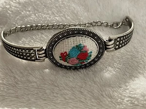 Embroidered Floral Rose Bracelet Silver Tone Adjustable Red Pink Blue Retro - Picture 1 of 5