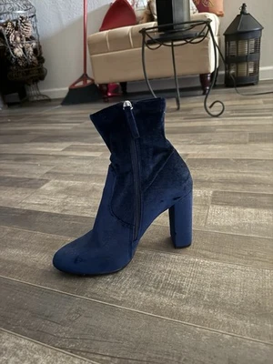 Botas femininas Steve Madden azul meia-noite tamanho 9 RARAS dificilmente usadas - Imagem 1 de 4