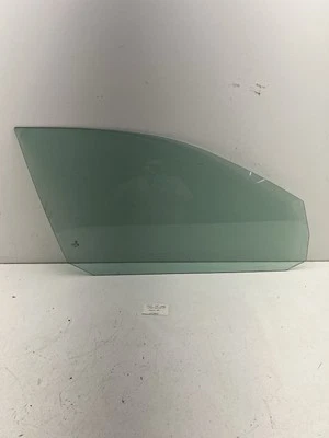 Volkswagen Jetta Wagon 2010-2014 puerta delantera derecha ventana vidrio OEM. Foto 1 de 4