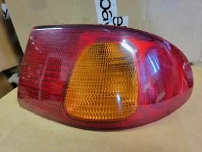 1998 1999 2000 Toyota Corolla Right Passenger Side Outer Tail light OEM  - Изображение 1 из 4
